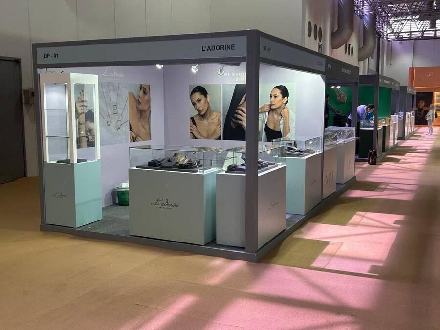 Finished shell-scheme jewellery stands, dressed and lit, Designer Pavilion, Expo Centre Sharjah